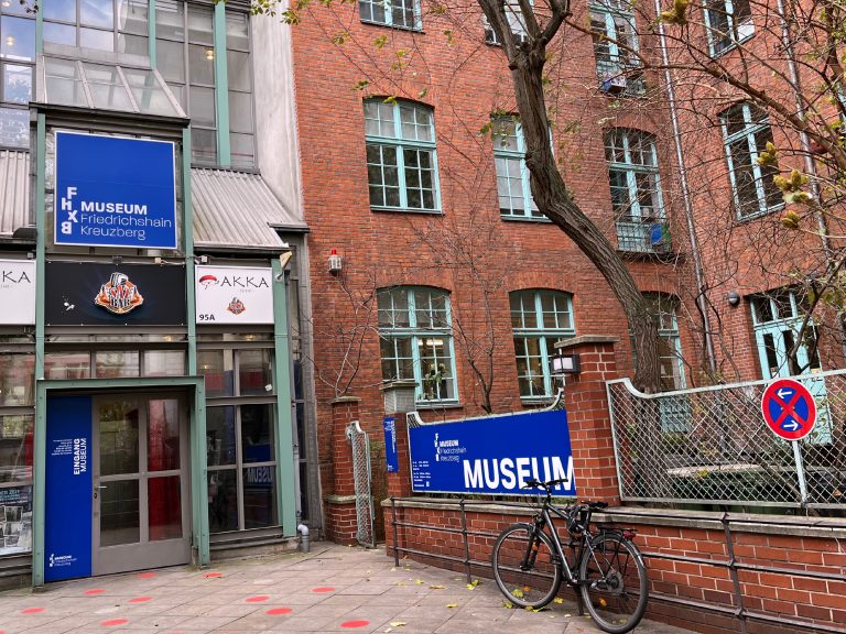 Museumseingang von außen